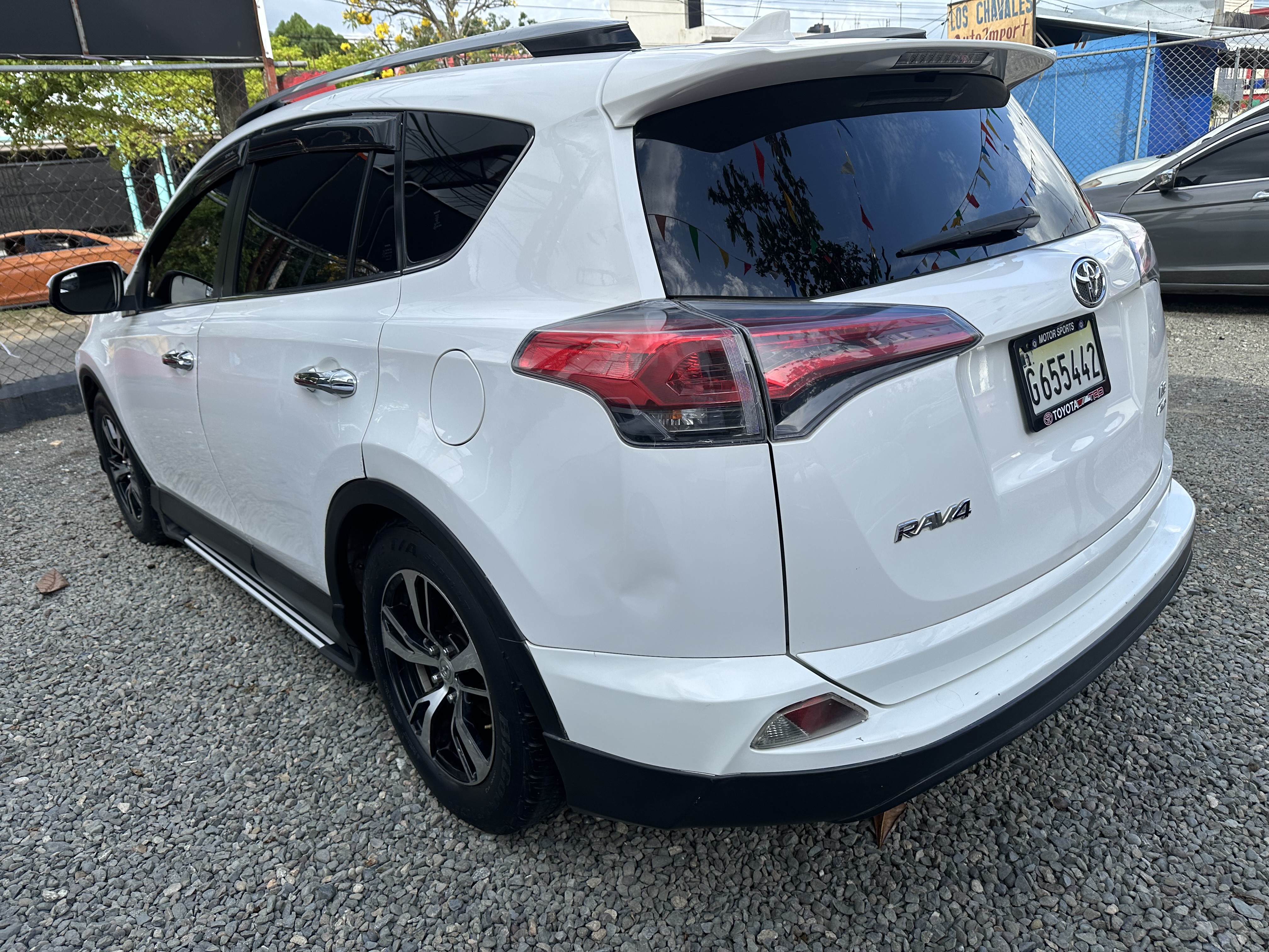 2017 TOYOTA Rav4 3